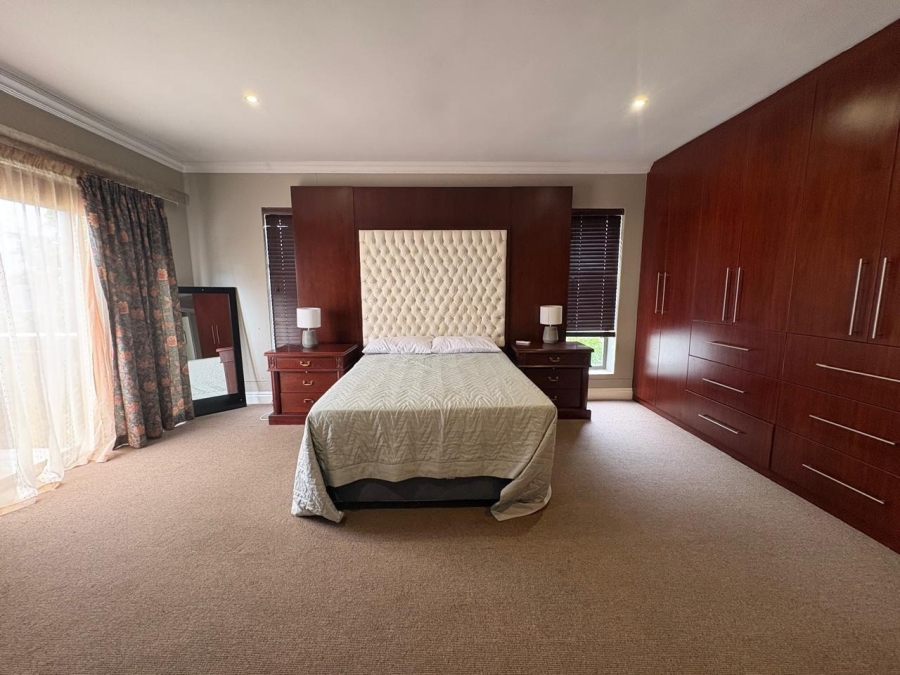 To Let 6 Bedroom Property for Rent in West Beach Western Cape